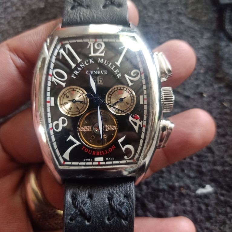 Jam matic Tourbillon