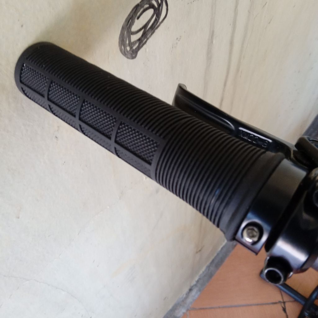 Handgrip MTB Seli Single Lock Model Seperti Entity Expert