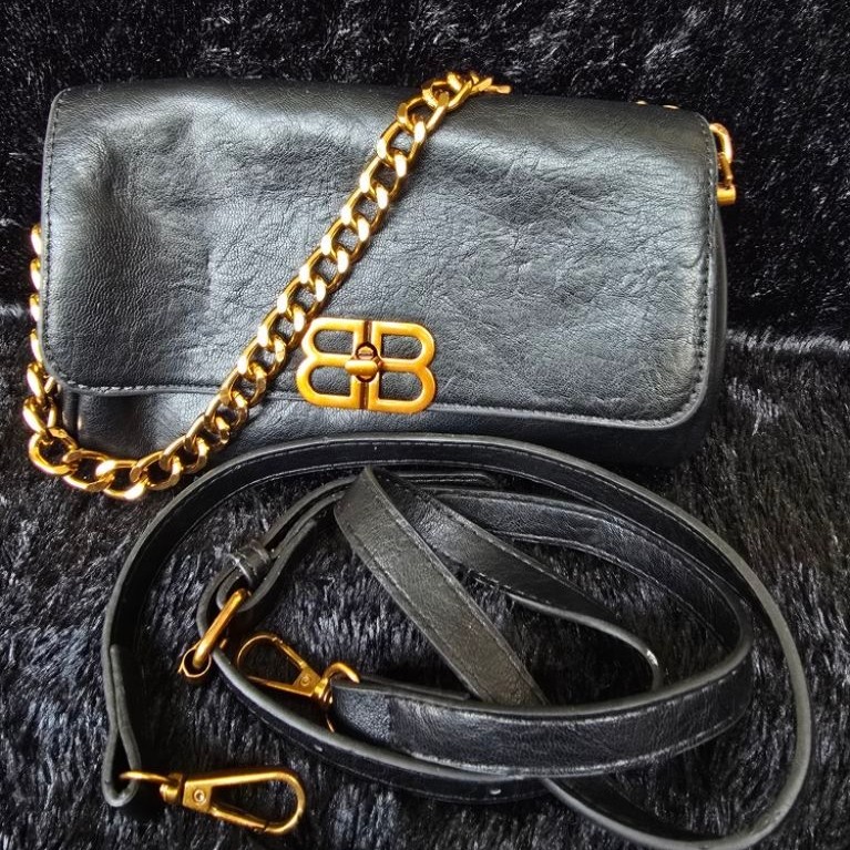 Tas selempang wanita merk BOO BERIES Import