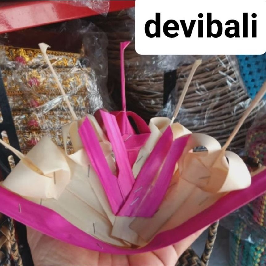 salekepetan sodan/ canang keben/pejati/ibung