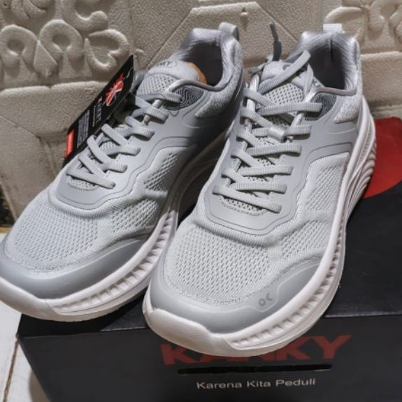 Sepatu Kanky Running (Abu)