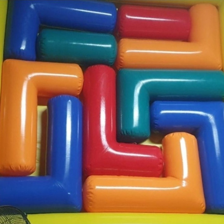 Inflatable puzzle 250cm x 250cm