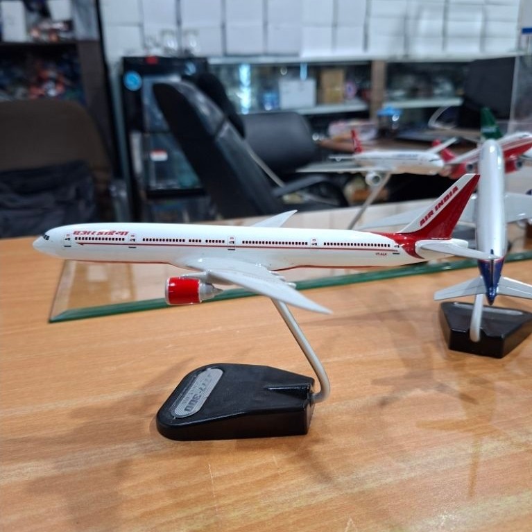 Miniatur/Replika Pesawat Air India B777-300