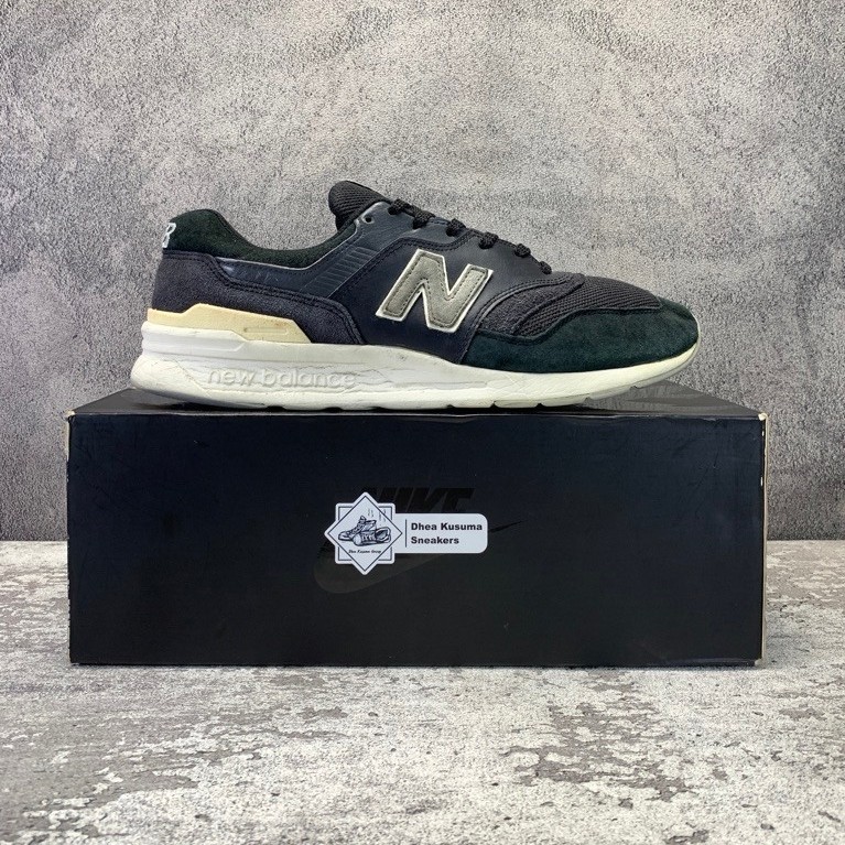 Sepatu Second Casual  New Balance 997 Size 44,5 insole 28,5 cm  Original Guarantee 100%