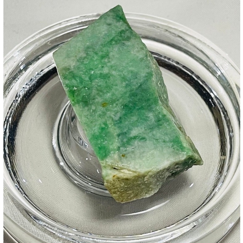Bahan batu Giok / Rough Burma tipe A Jadeite Jade Hijau Segar