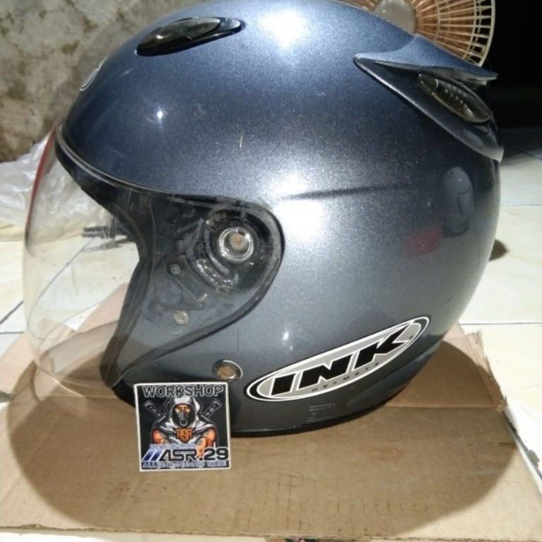 HELEM/HELM INK CENTRO WARNA GREY/ABU-ABU METALIC UKURAN M-L ORIGINAL SECOND SIAP DIPAKAI