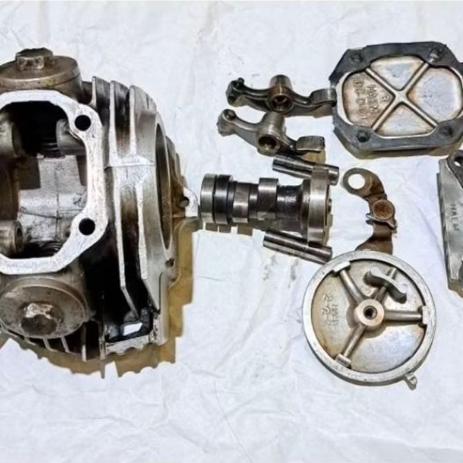 Cylinder Head Silinder Head Blok Kop Isi  Honda Astrea Grand 800 Star Prima Legenda Supra Lama Origi