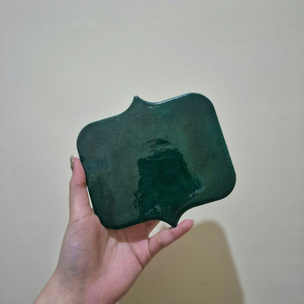 SAMPLE MATERIAL INTERIOR Venus Tiles Curly Bracket Deep Green 98 x 128 A - Mozaic Tiles Hijau