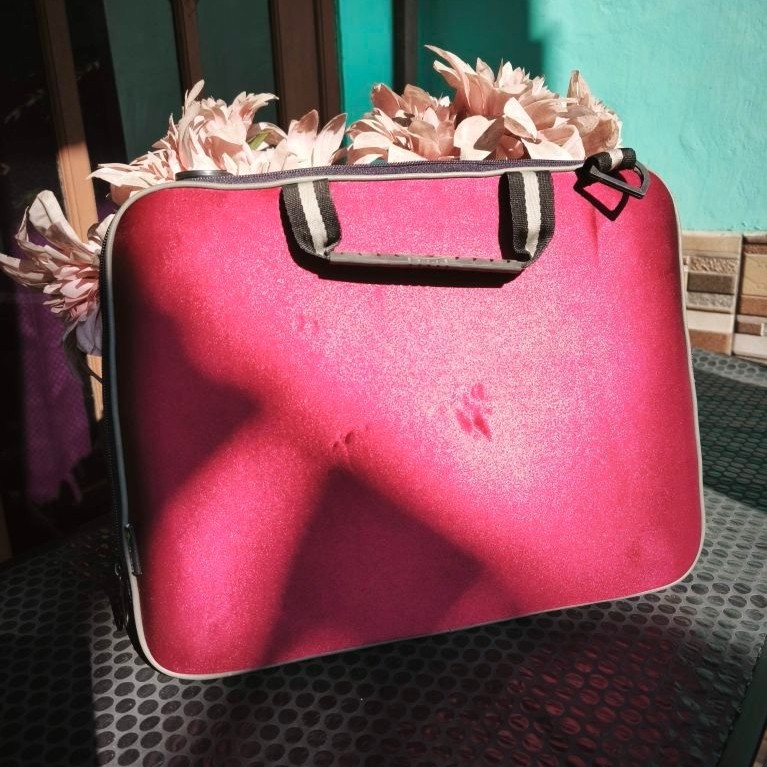 TAS NOTEBOOK PREMIUM MAROON BEKAS