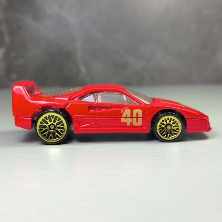 Hot Wheels Ferrari F40 Blue Card Gold Medal Speed Unblister Base Besi Th.1988 Vintage