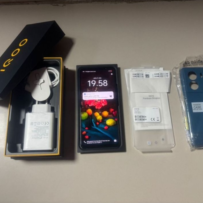 Vivo hp IQOO tipe 12216 ram 8gb/128gb normal jaya