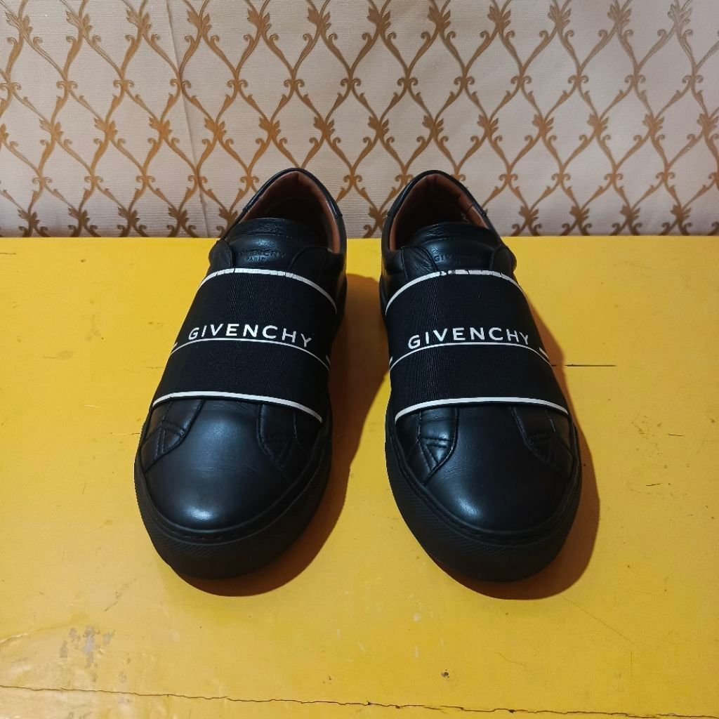 Givenchy Urban Street Leather | Second Original | Size 39/40/25cm