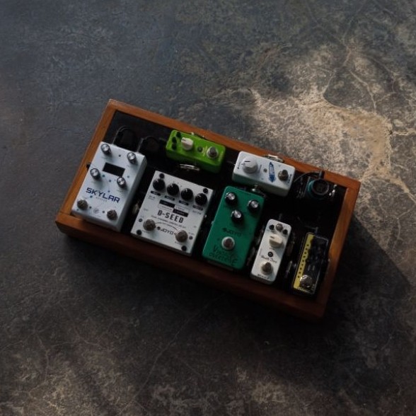 Custom Pedalboard AGS material kayu (44 x 21)