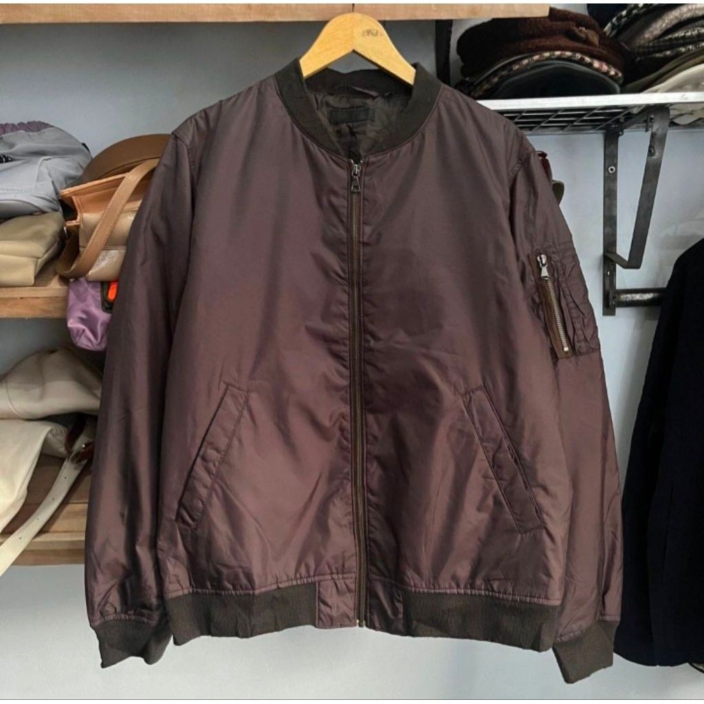 Jaket Bomber Uniqlo