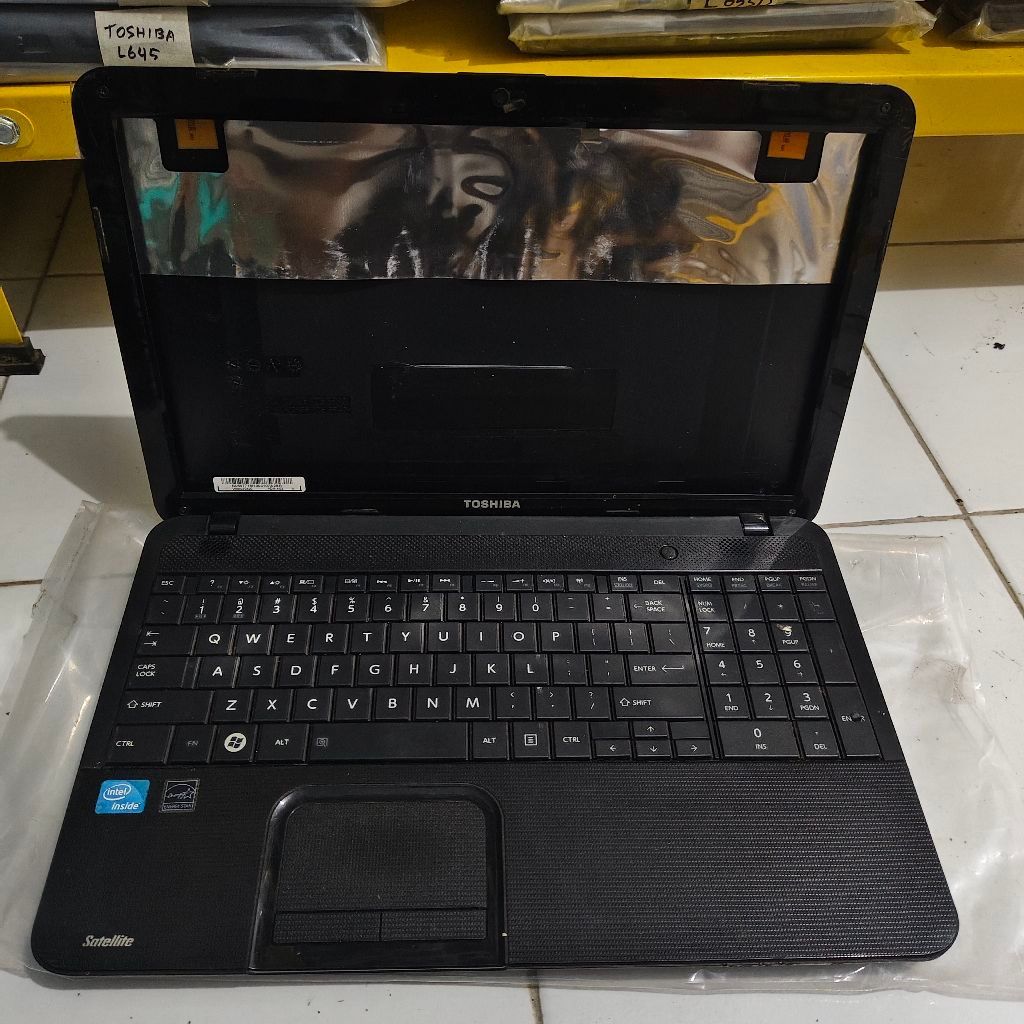 Casing cassing case kesing Laptop Toshiba C850