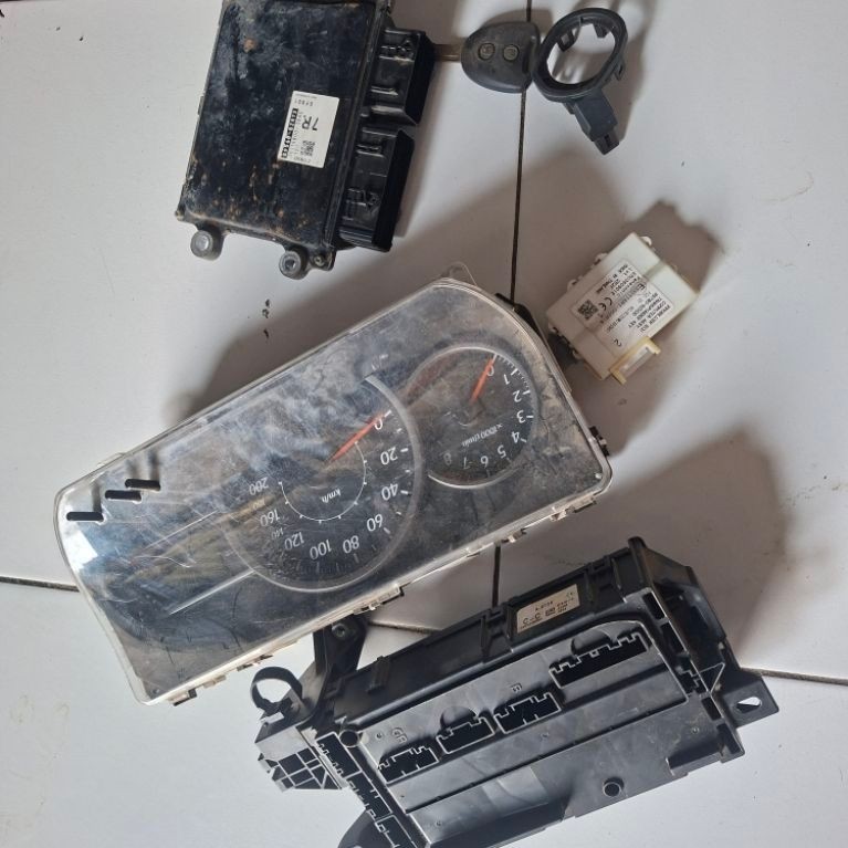 ecu mobil Sigra 1.200 kode 89560-bzr73