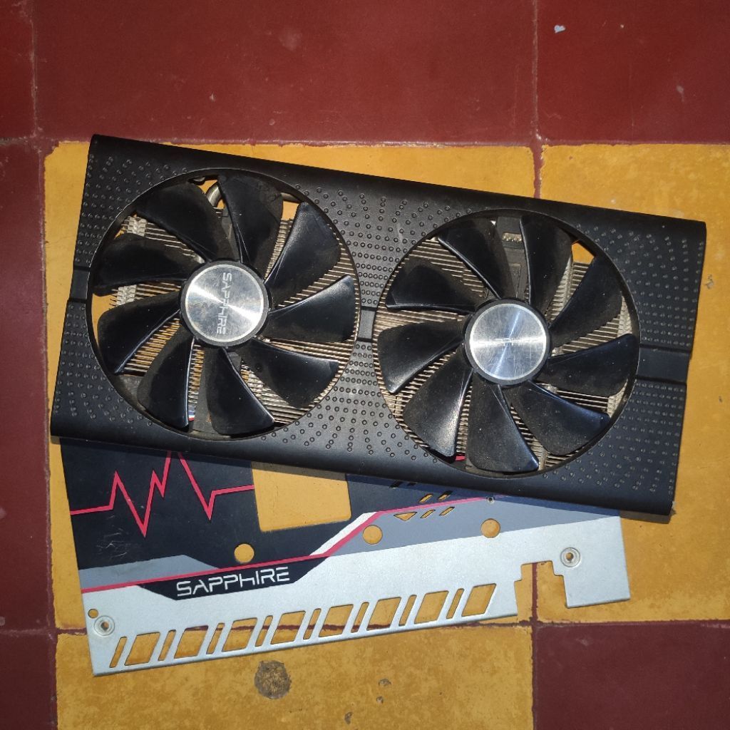 FAN RX 580, 570 SAPPHIRE PULSE + BONUS COVER, BACKPLATE, HEATSINK - NORMAL