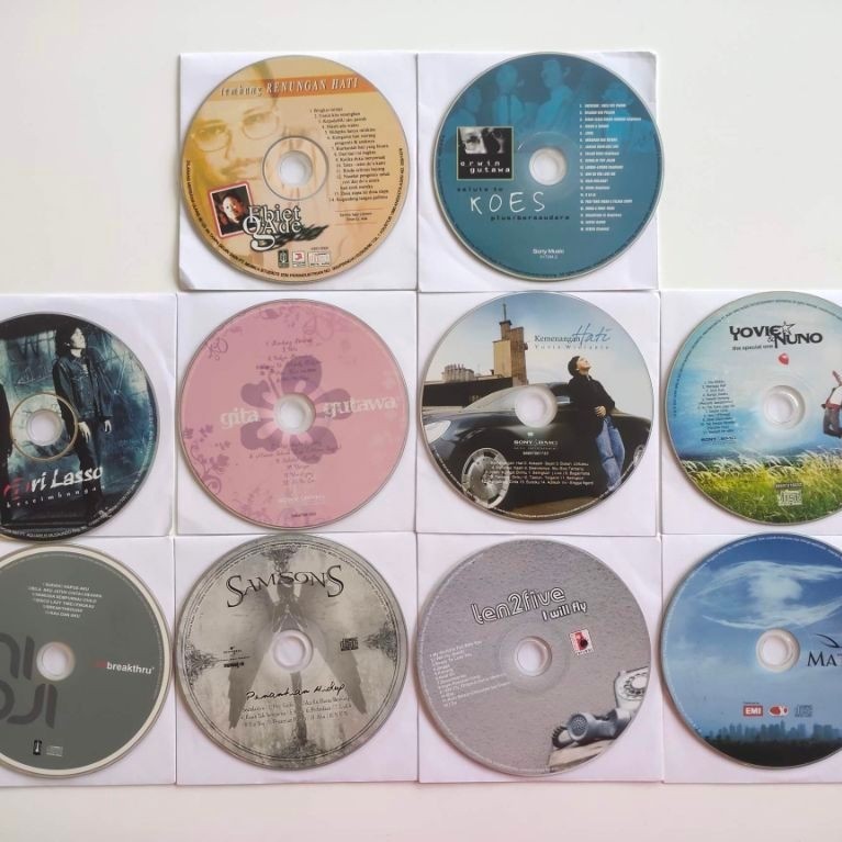 Paket 10 CD indonesia: EBIET G ADE + ERWIN GUTAWA + ARI LASSO + GITA GUTAWA + YOVIE WIDIANTO + YOVIE