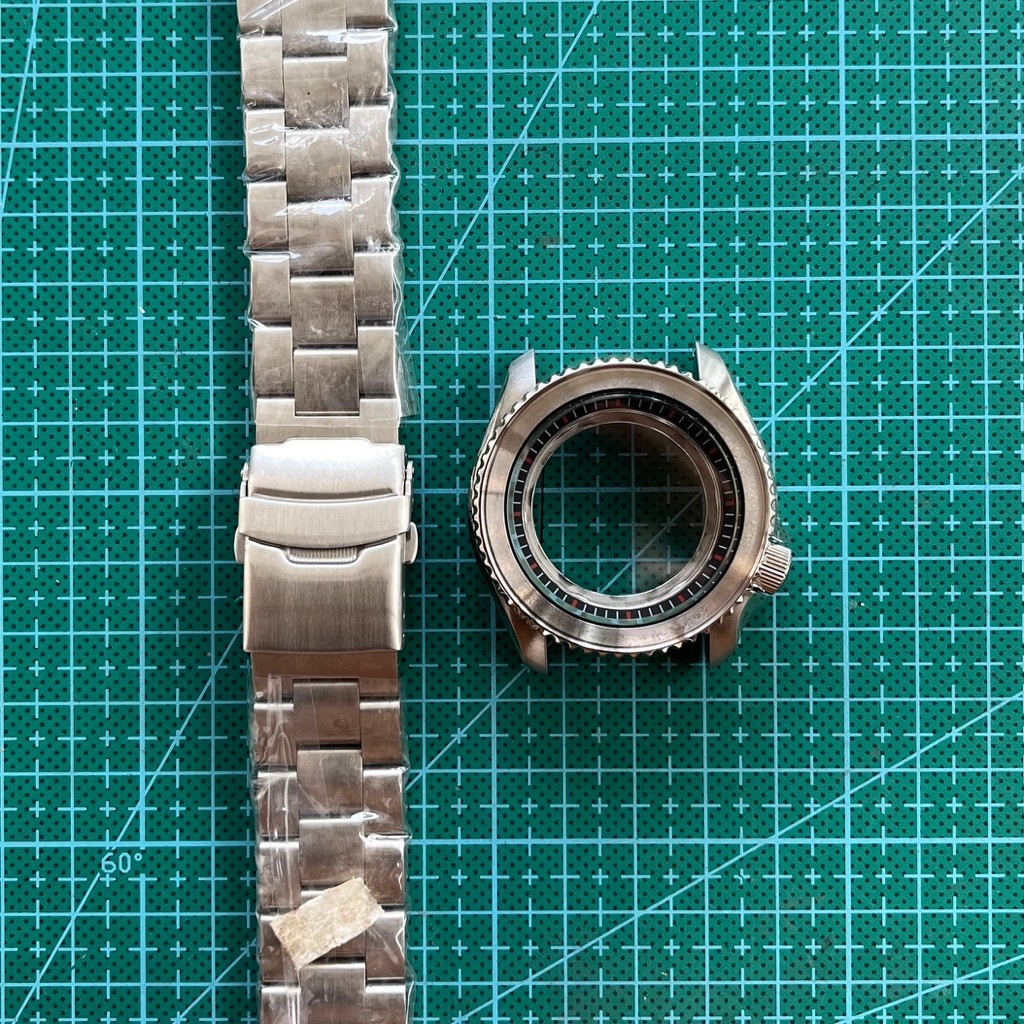 Case SKX AM 42.5mm