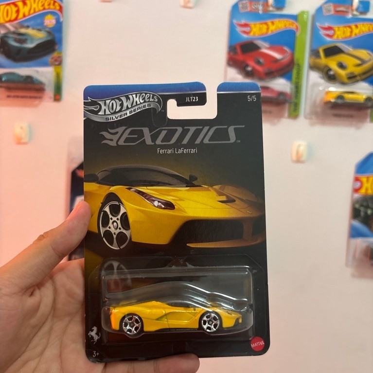 laferrari kuning reguler