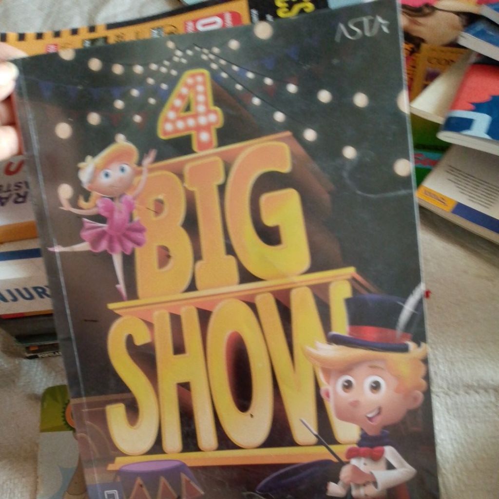 BUKU BIG SHOW 4
