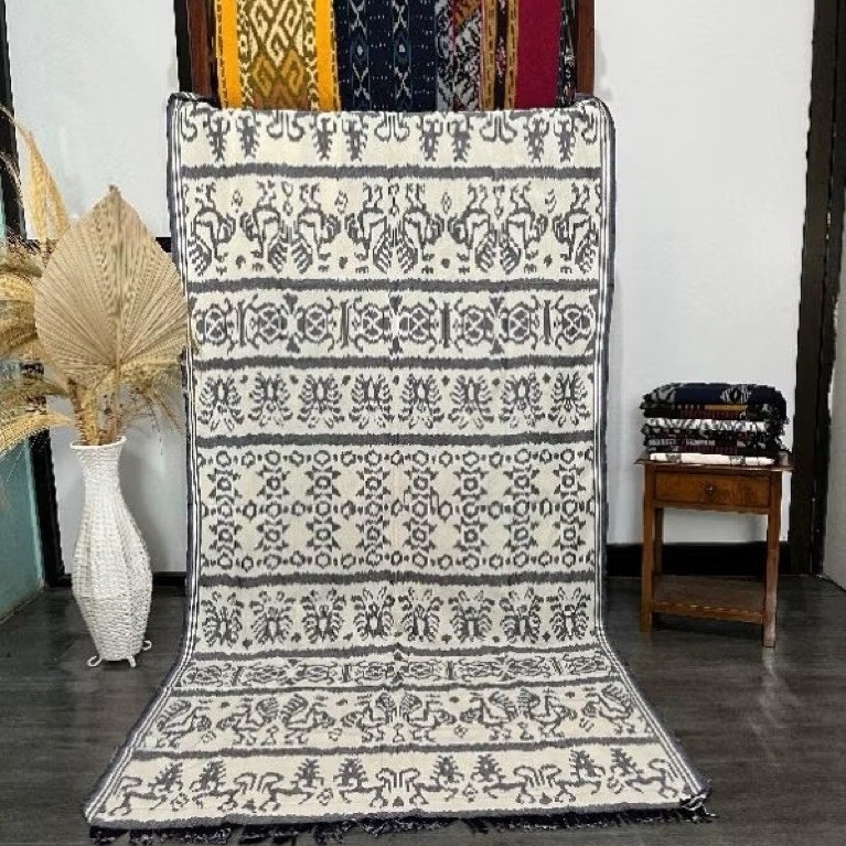 Kain Tenun Ikat Blanket Motif Etnik Sumba Ntt Warna Putih / Tenun Ikat Benang Asli Khas NTT