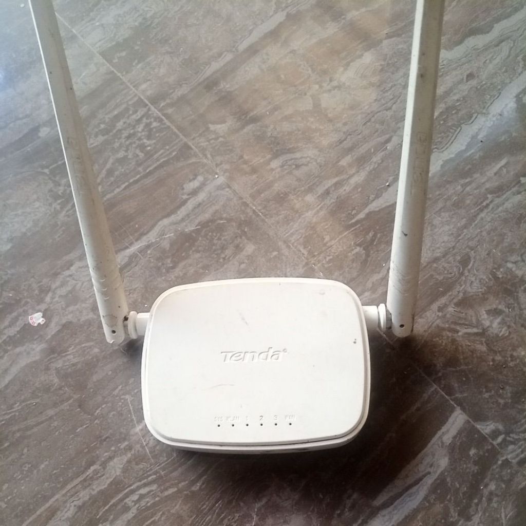 ROUTER TENDA N300