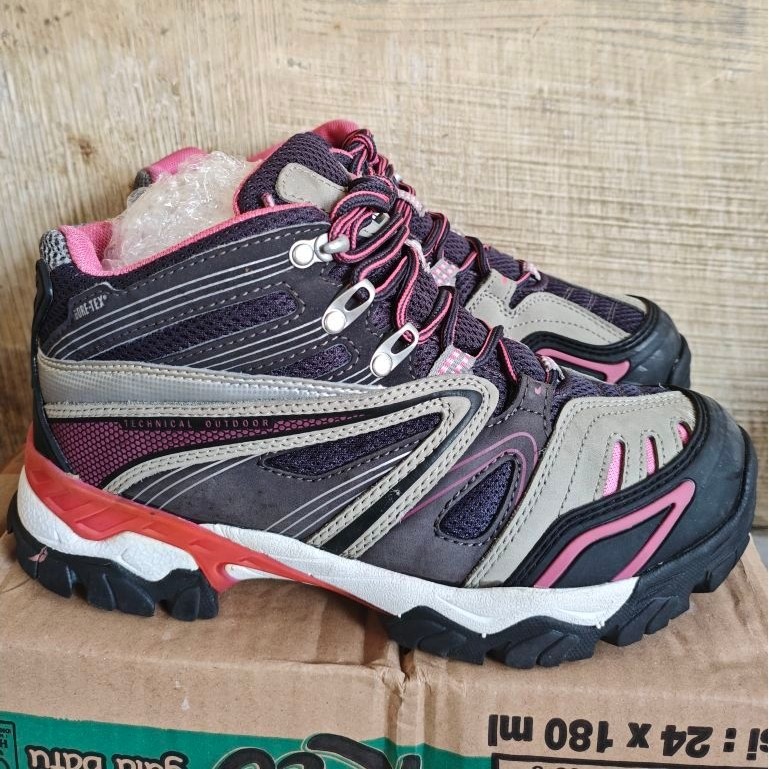 Sepatu Outdoor K2 Second