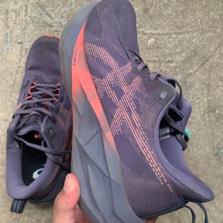 Asics Novablast 5 Second Like New Original