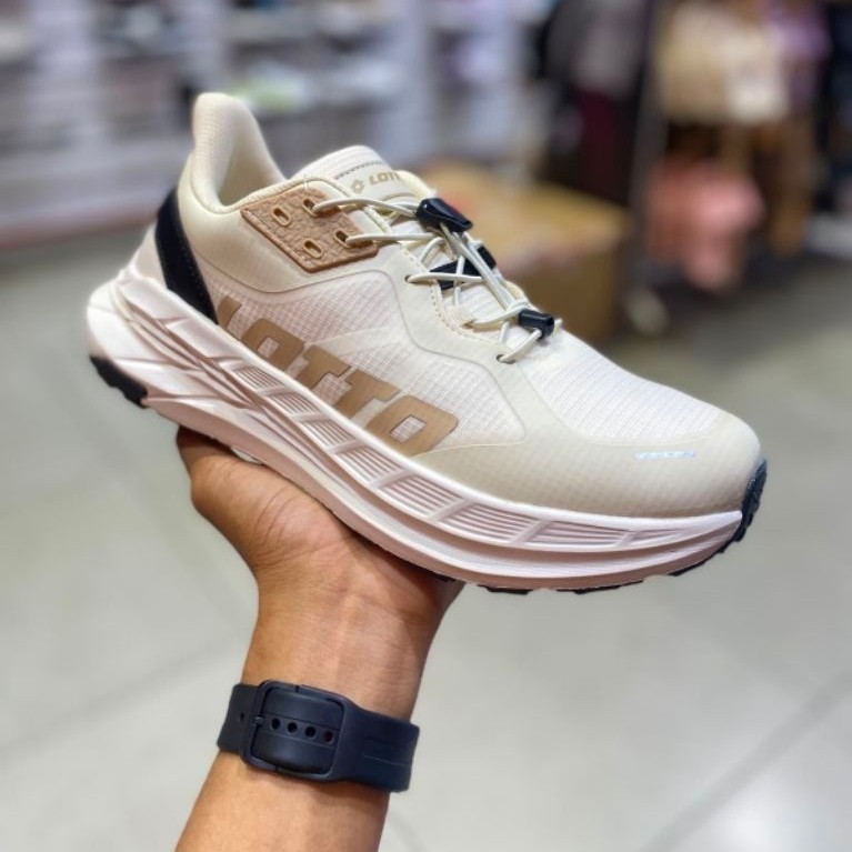 SEPATU RUNNING LOTTO MEN