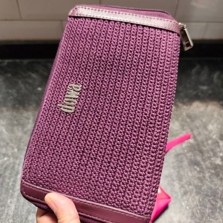 preloved dompet pouch DOWA rajut dapat 2 dompet ORI