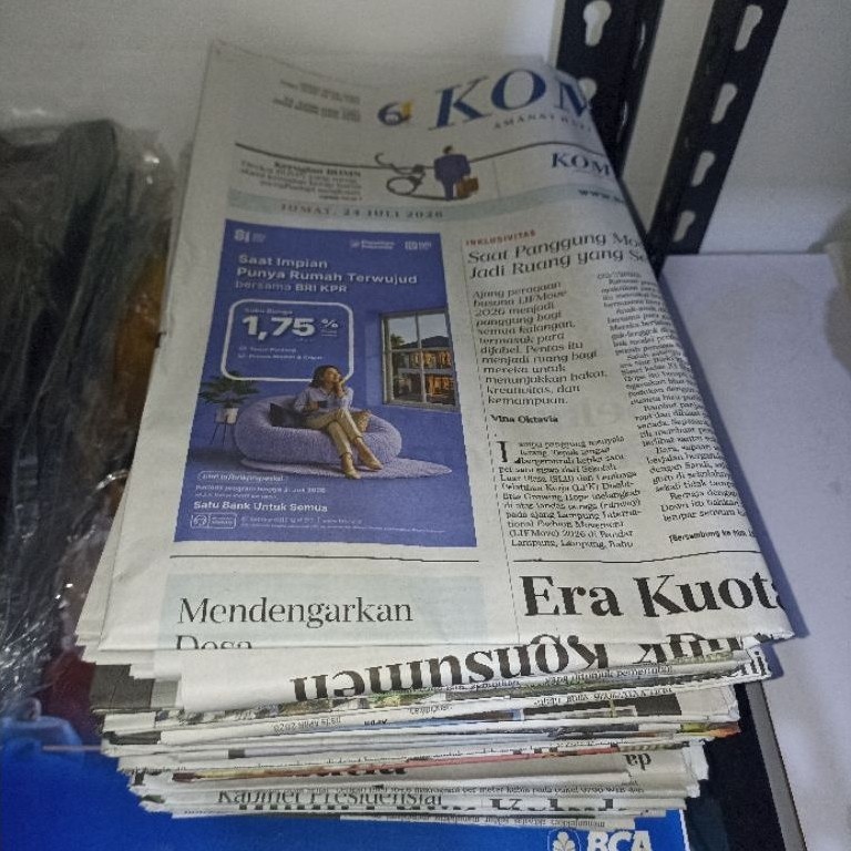 koran Kompas tv harian bekas masih mulus bagus 1kg