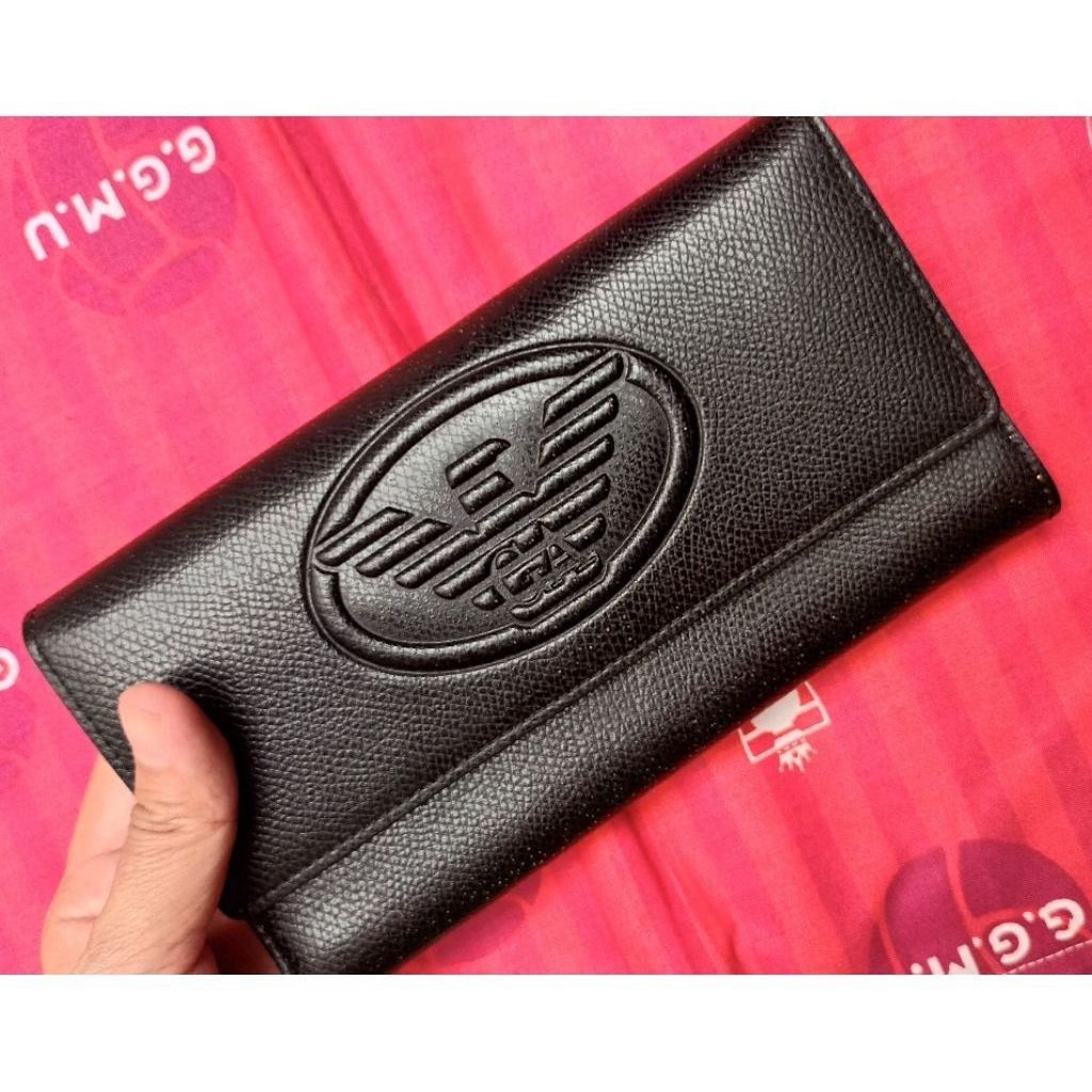 Dompet warna Hitam merk Emporio Armani Preloved