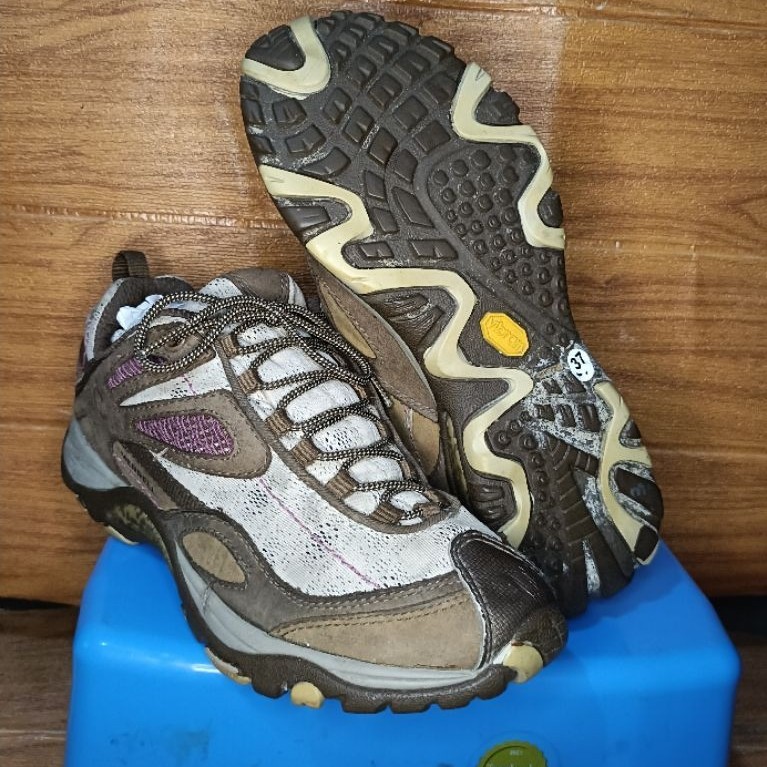 Sepatu OUTDOOR MERRELL VIBRAM size 37