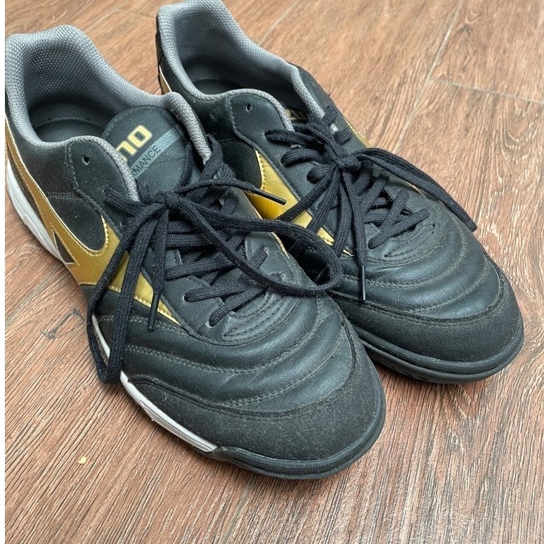 Sepatu FUTSAL Mizuno Morelia SALA CLASSIC IN - BLACK/GOLD BEKAS, second
