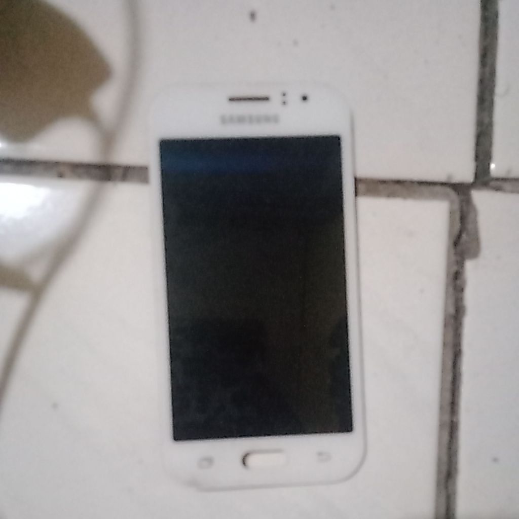lcd & tc samsung j1 ace j111f