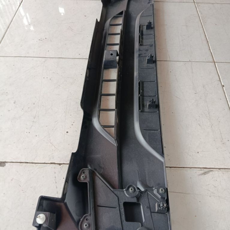 grill truk izusu nmr 71 original