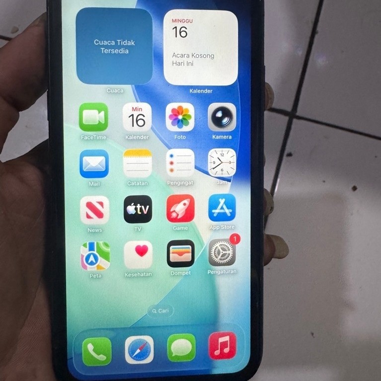 iPhone 11 64gb ibok wifi only