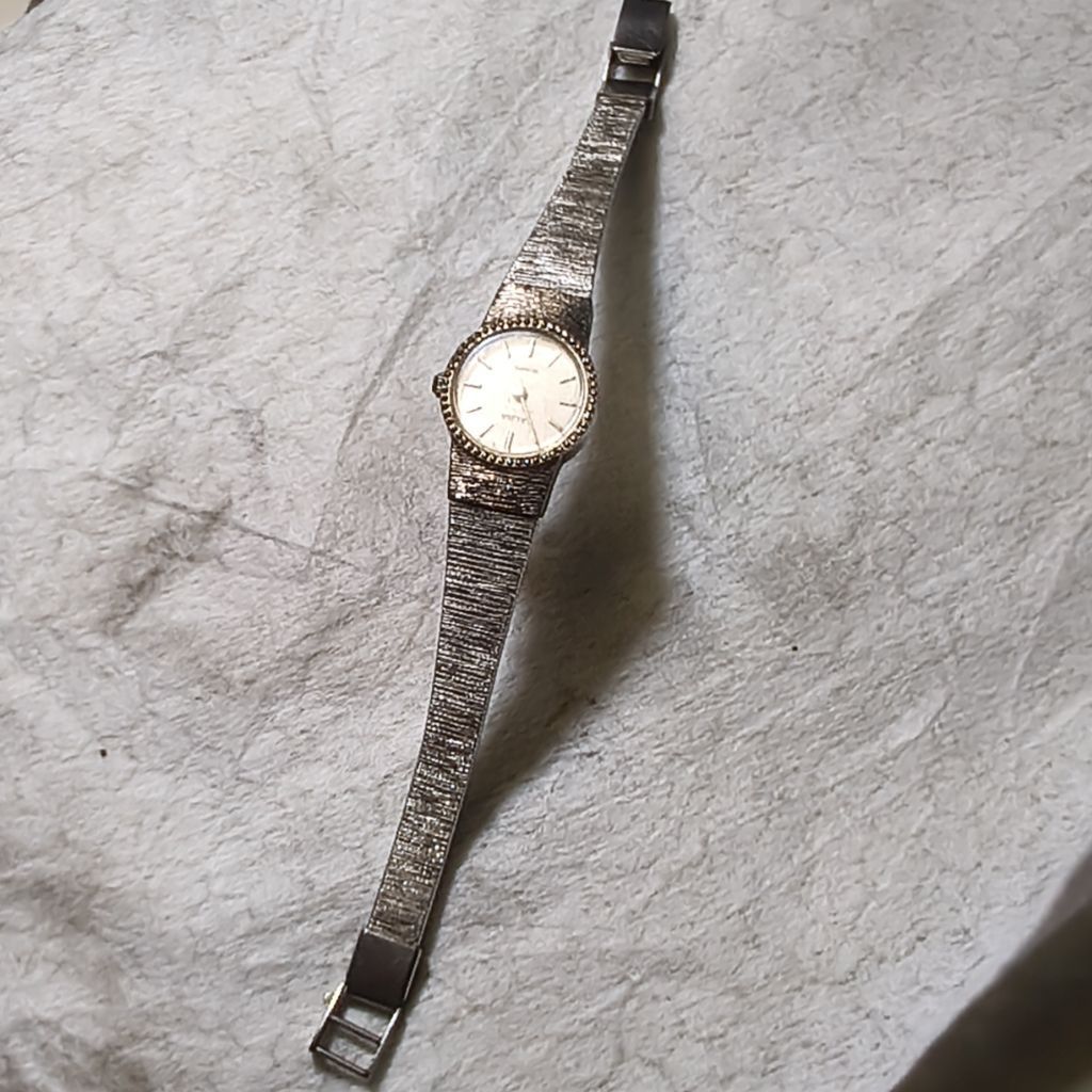 Jam tangan Alba oval (mati)(rusak)