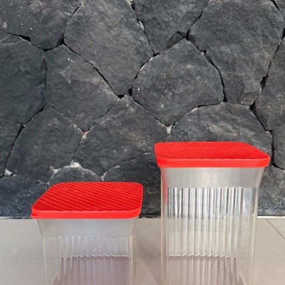 Tupper Ware Family Mate Square 1 set merah