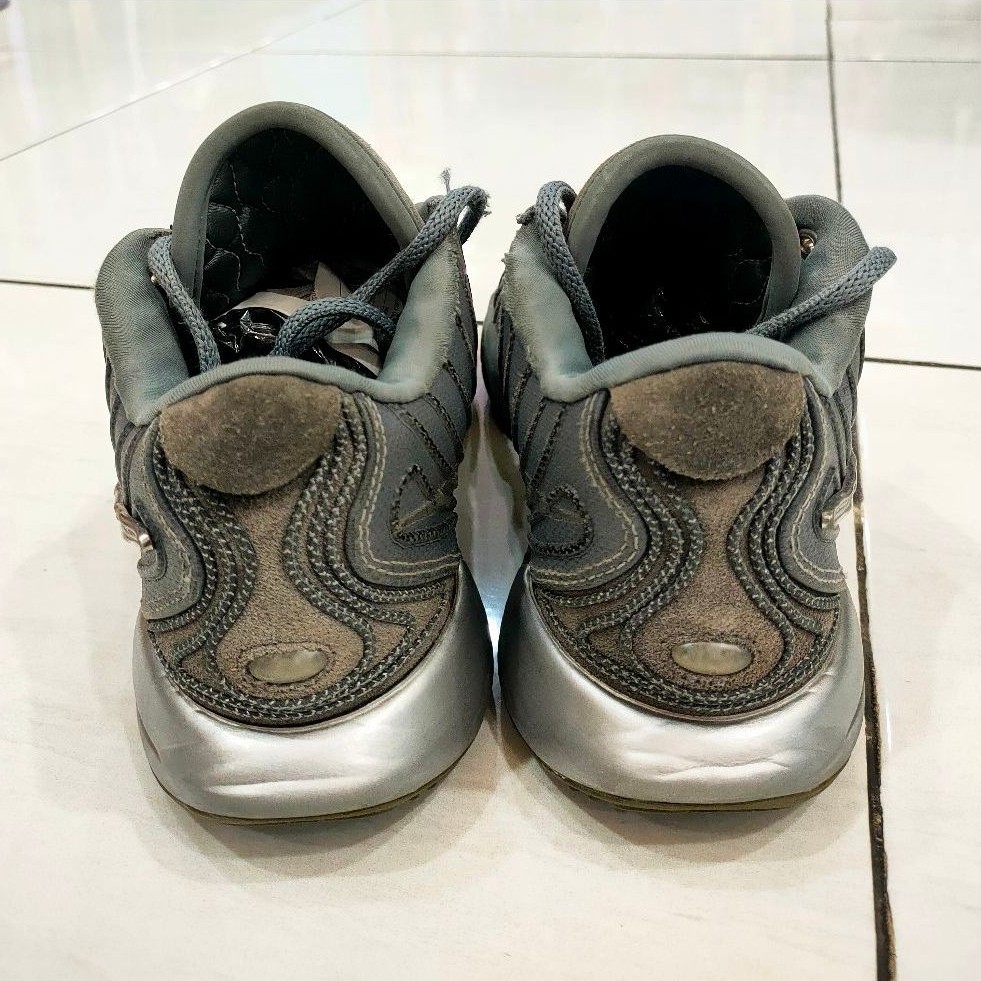 Sepatu Basket Lebron 21 size 44