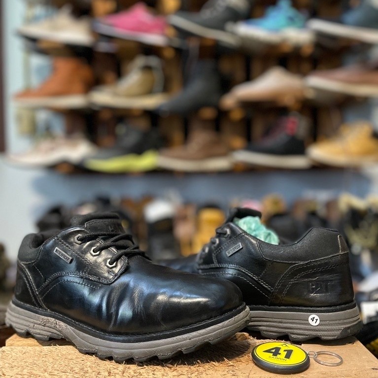 Sepatu  boot boots  - size 41 - caterpill4r cat moctoe moc toe