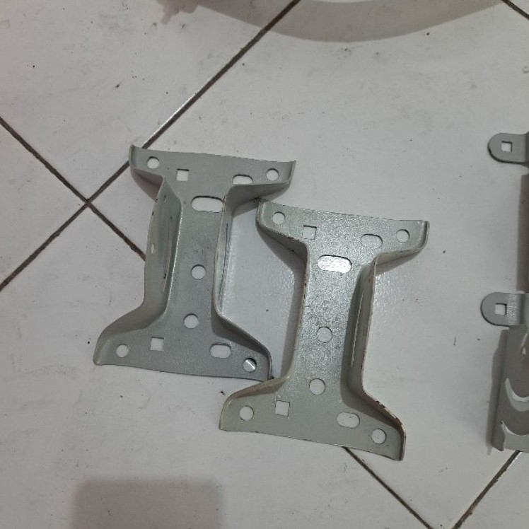 Braket dudukan tiang lnb parabola mini