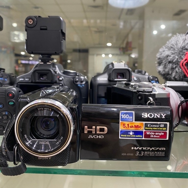 HANDYCAM PREMIUM SONY HDR-XR160E FITUR LENGKAP SONY G  LENS FULLHD 3.3 MP HDD 160GB 42X OPTICAL ZOOM