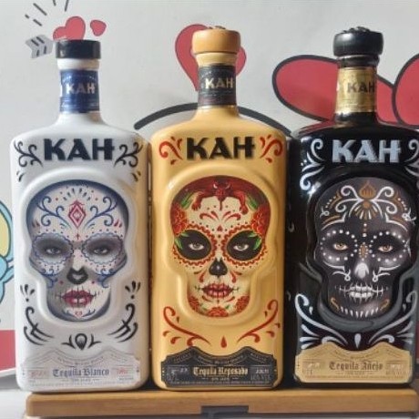 botol pajangan/ botol koleksi/ botol keramik antik/ botol kosong untuk display/ botol tengkorak