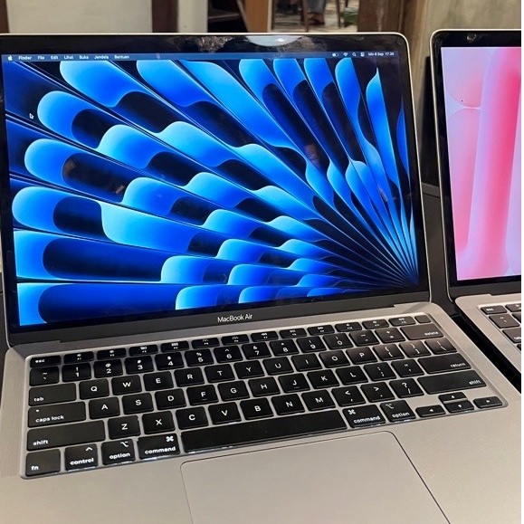 Macbook Air 2020 i5 8/256