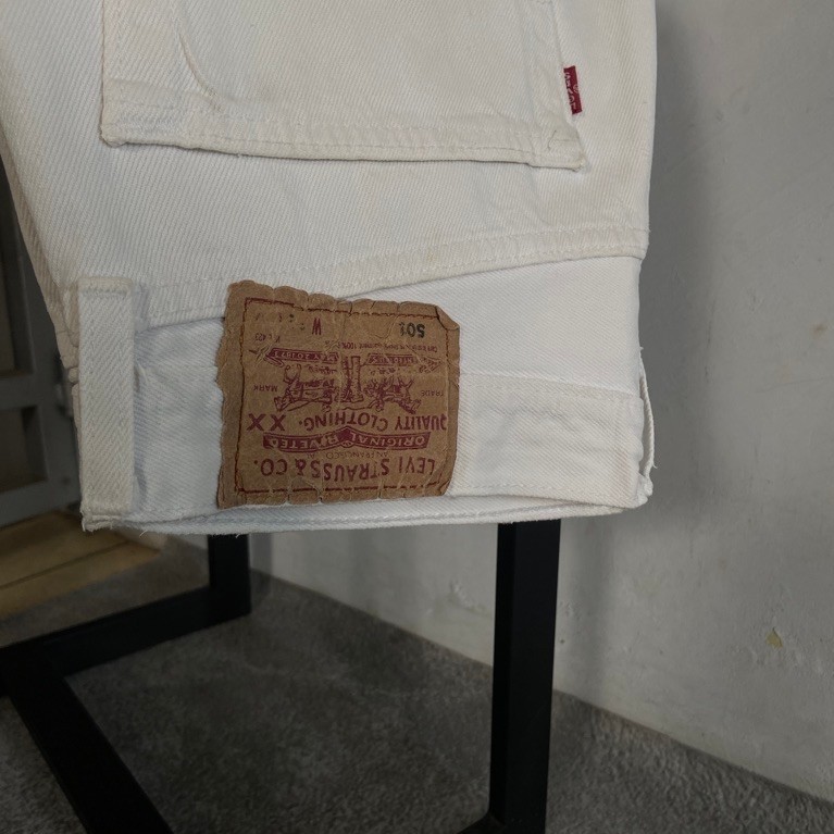 90's LEVIS 501 TRUE WHITE JEANS