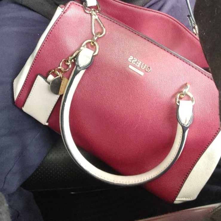 Preloved Guess bag