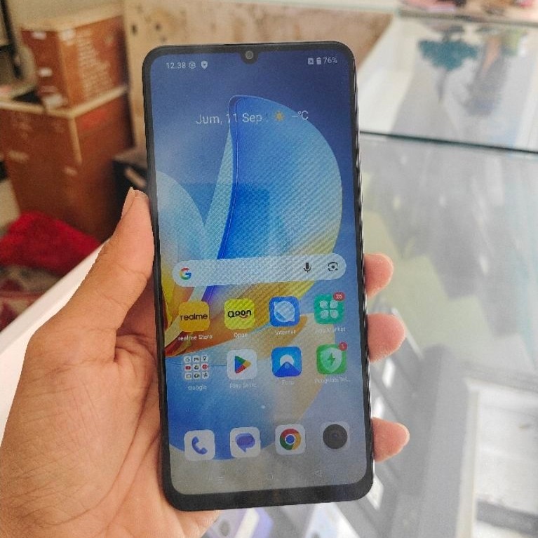 realme note 70...Ram 4+8/128...hp only