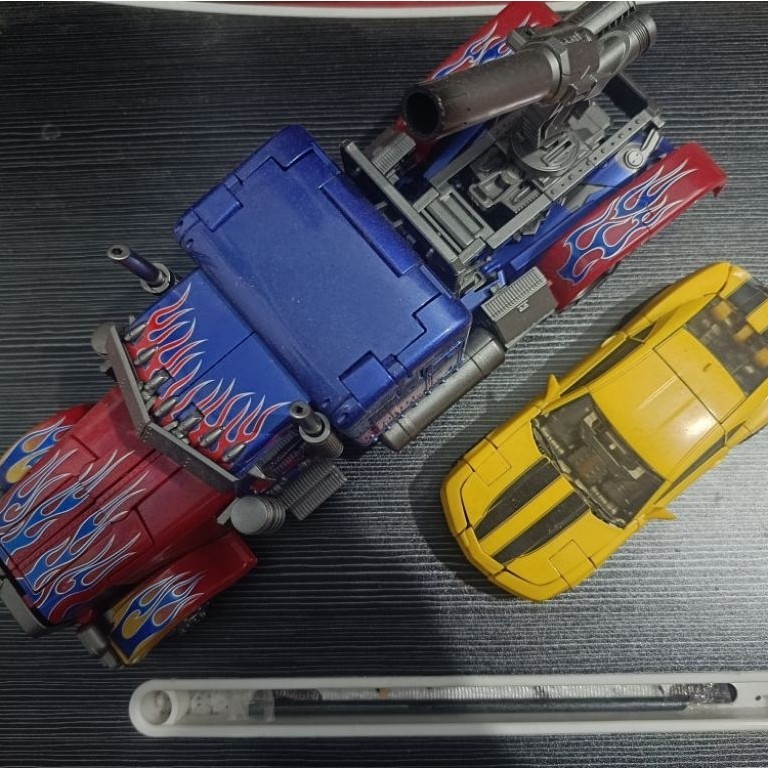 BMB LS-03F Optimus Prime bundle dengan  Bumblebee